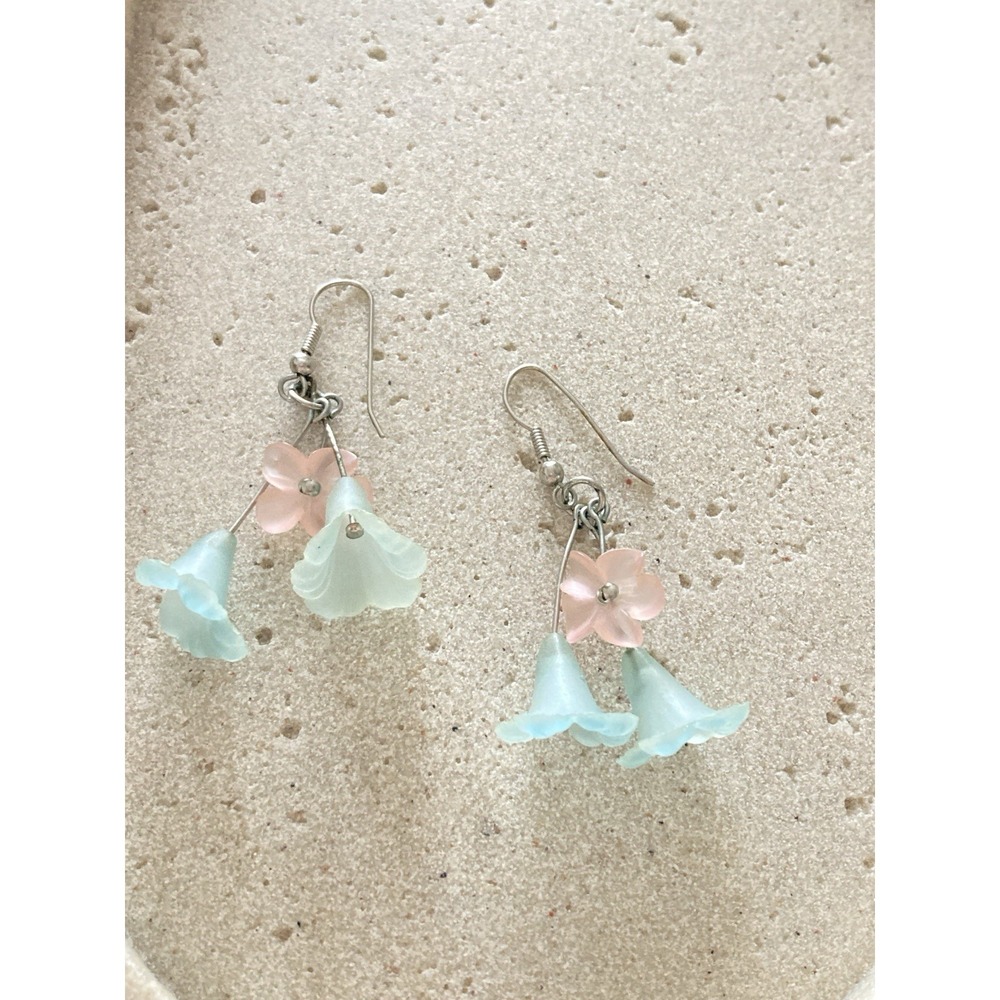 Pastel Lucite Flower Cluster Dangle Earrings Blue Pink Floral Cottagecore Fairy